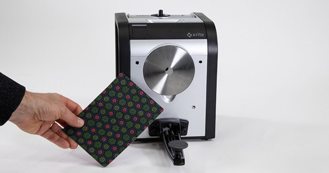 CiF3200: Novo espectrofotômetro da X-Rite revoluciona a medição de cor em peças pequenas e reflexivas