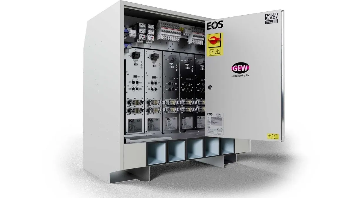 GEW EOS para cura UV na flexografia Gabinete e fontes de potência da plataforma GEW EOS para sistemas de cura UV